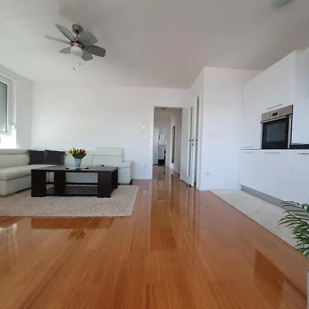 Moon Island Apartment