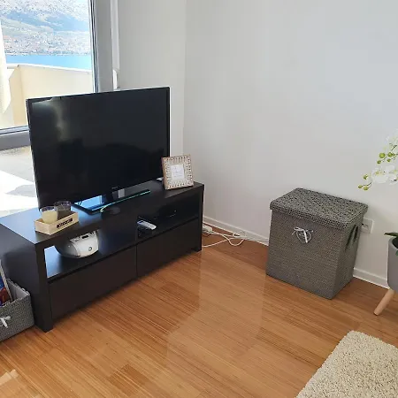 Moon Island Apartment