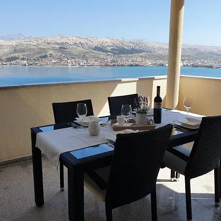 Moon Island Apartman Pag Town