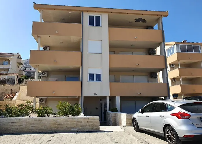 Moon Island * Pag Town